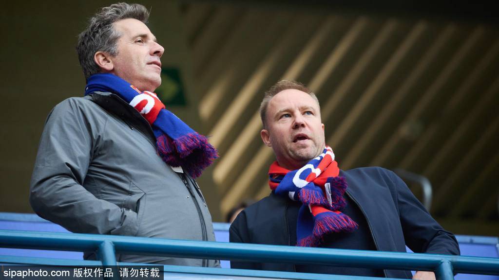 西甲震撼开局！奥维多换帅迎首败，西班牙人2-0强势登顶